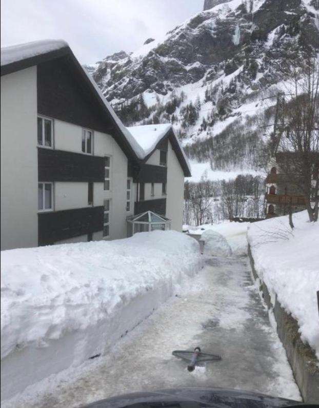 Holiday 88 Leukerbad Exterior photo